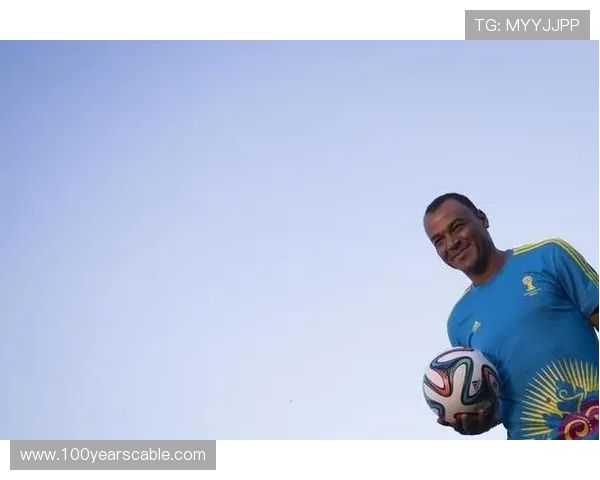 NBA卡福全明星颠球入场引欢呼