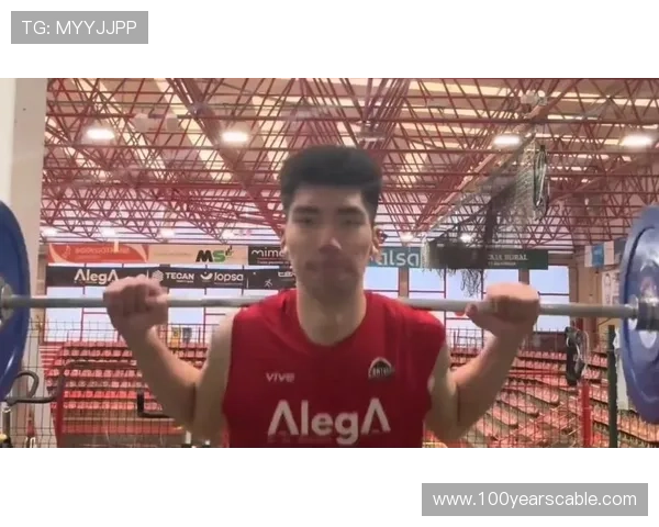 余嘉豪为中国男篮青春无悔拼搏 余嘉豪为中国男篮青春无悔拼搏